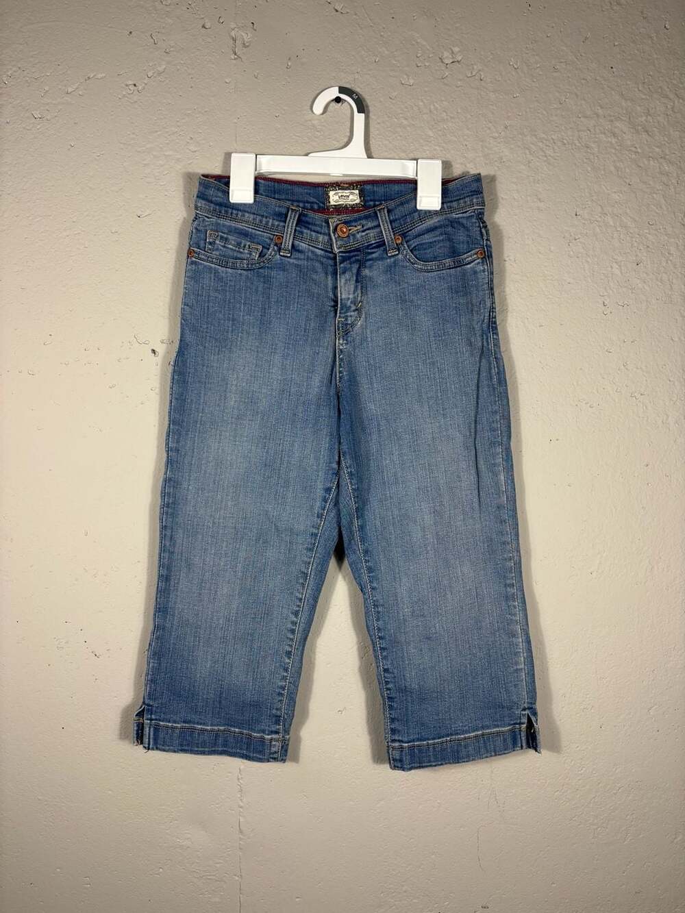 Levi's Denim Capri Jeans Size 4P Medium Wash